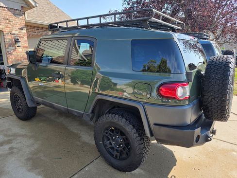 Used 2014 Toyota FJ Cruiser 4WD image 5