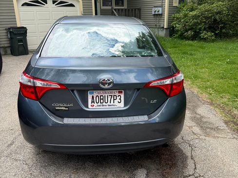 Used 2015 Toyota Corolla LE FWD image 10