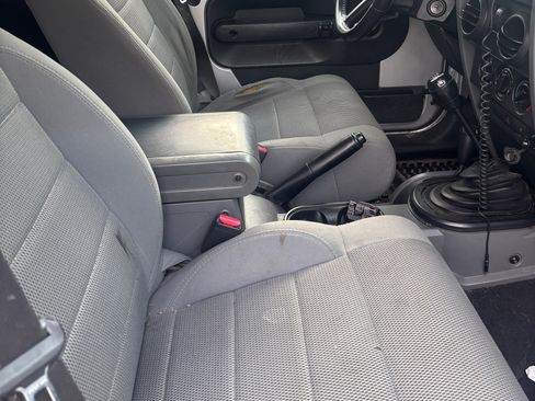 Used 2007 Jeep Wrangler Sahara w/ Dual Top Group image 7