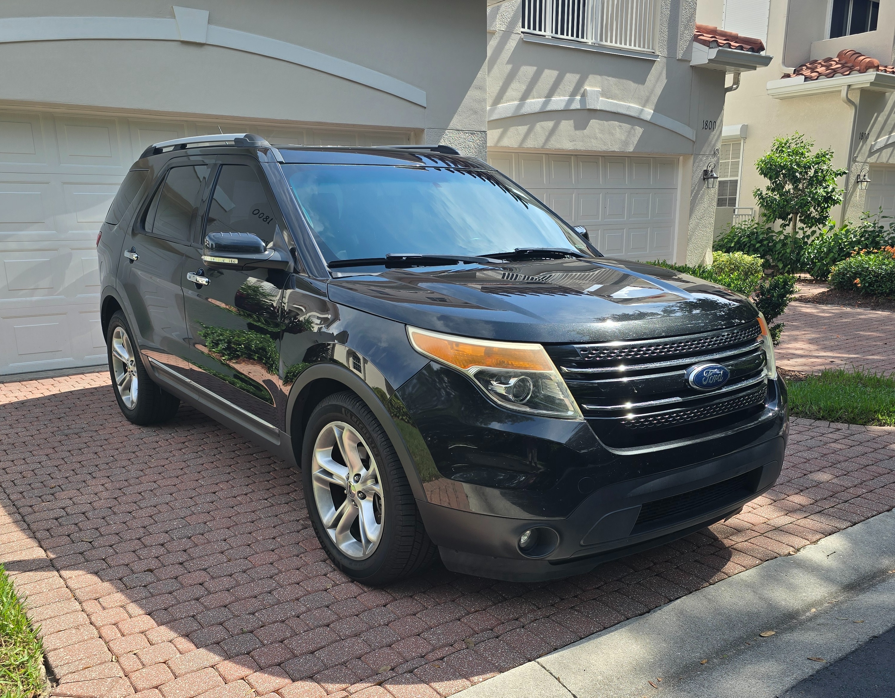 Used 2011 Ford Explorer Limited w/ 301A Rapid Spec Order Code FWD image 2