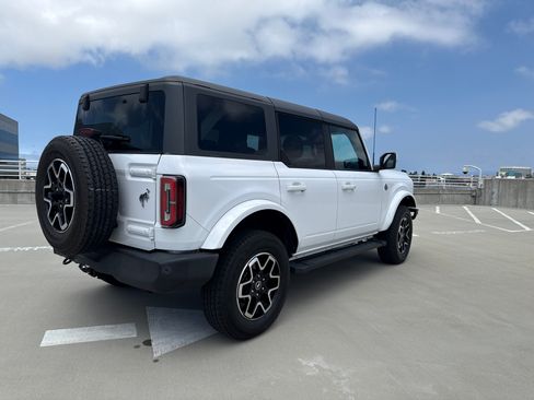 Used 2023 Ford Bronco Outer Banks AWD/4WD image 9