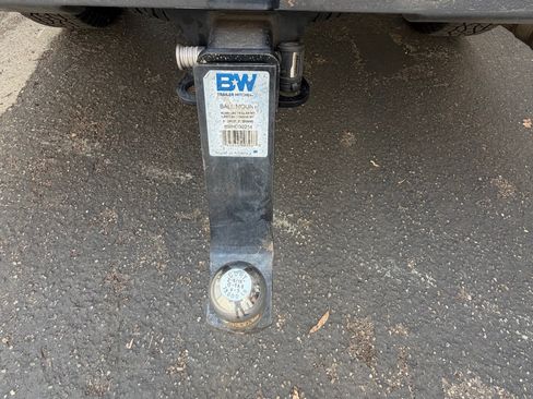 Used 2020 Chevrolet Silverado 2500 LTZ w/ LTZ Premium Package image 13