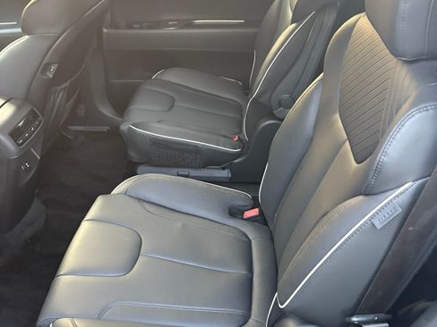 Used 2024 Hyundai Palisade SEL image 16