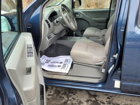 Used 2020 Nissan Frontier SV image 11