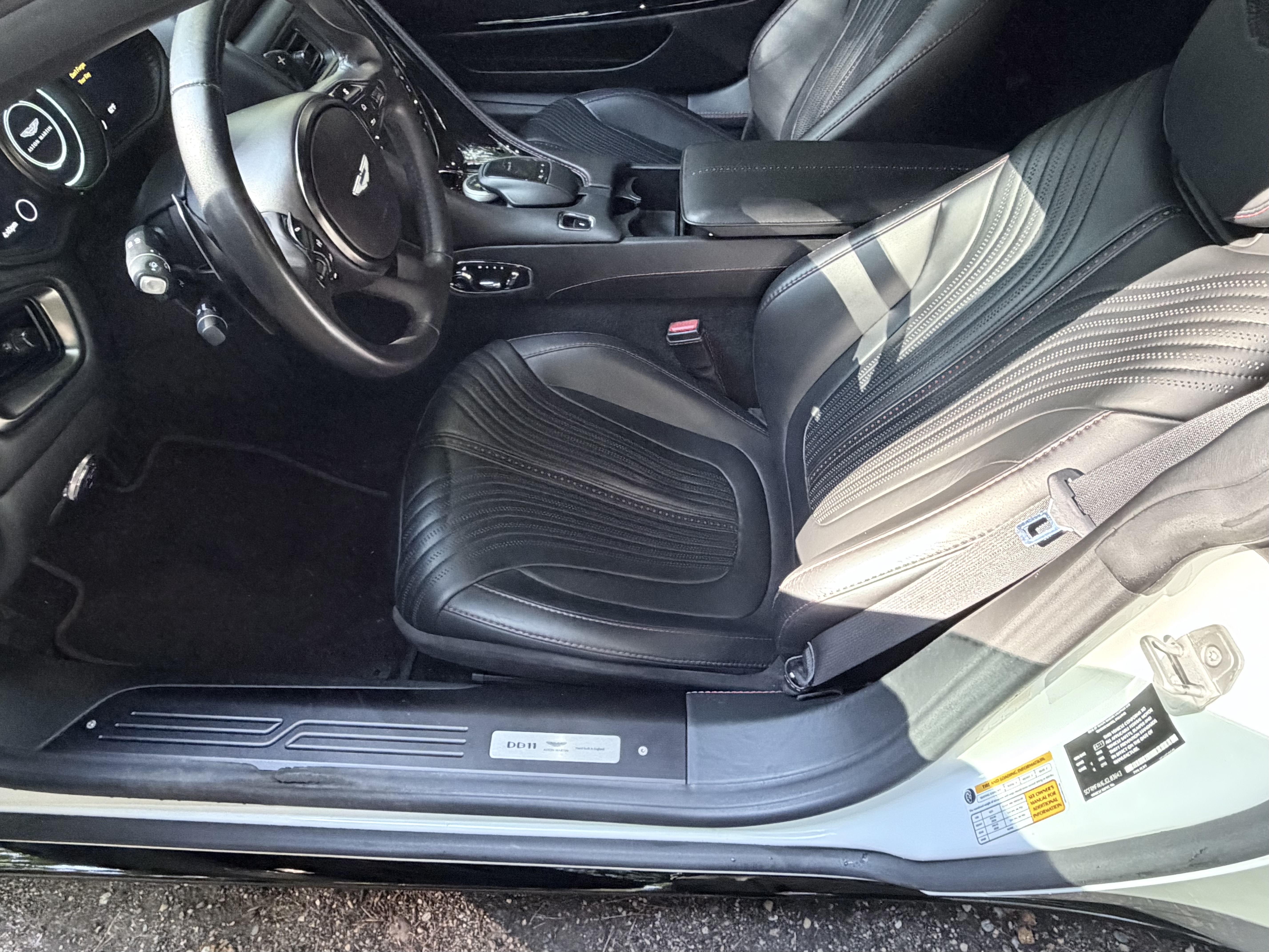 Used 2018 Aston Martin DB11 V12 RWD image 11