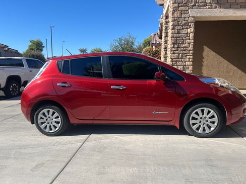 Used 2015 Nissan Leaf S w/ Charge Package image 13