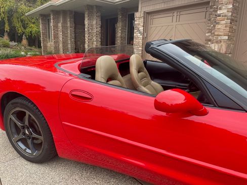 Used 2000 Chevrolet Corvette Convertible w/ Memory Pkg image 8