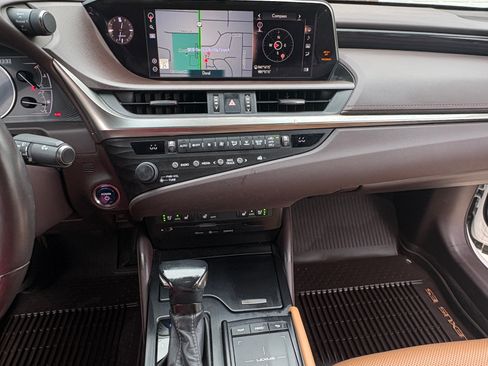 Used 2020 Lexus ES 300h w/ Premium Package FWD image 14