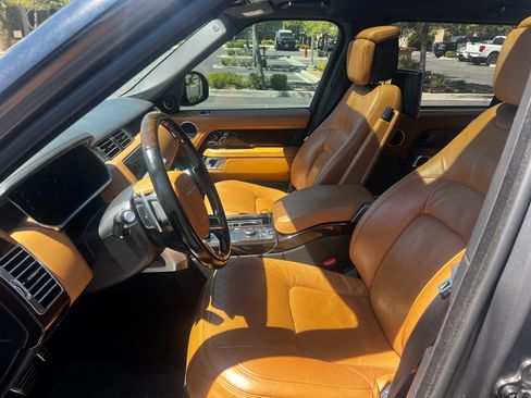 Used 2018 Land Rover Range Rover Long Wheelbase Autobiography image 15