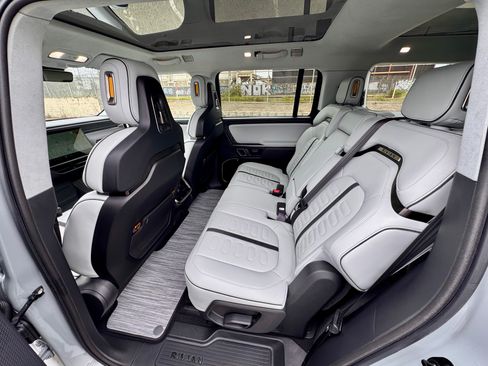 Used 2023 Rivian R1S Adventure AWD/4WD image 14