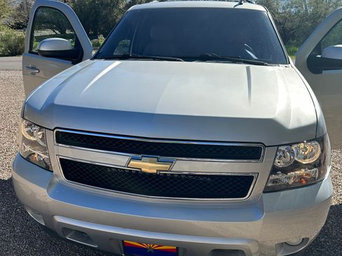 Used 2011 Chevrolet Tahoe LT image 2