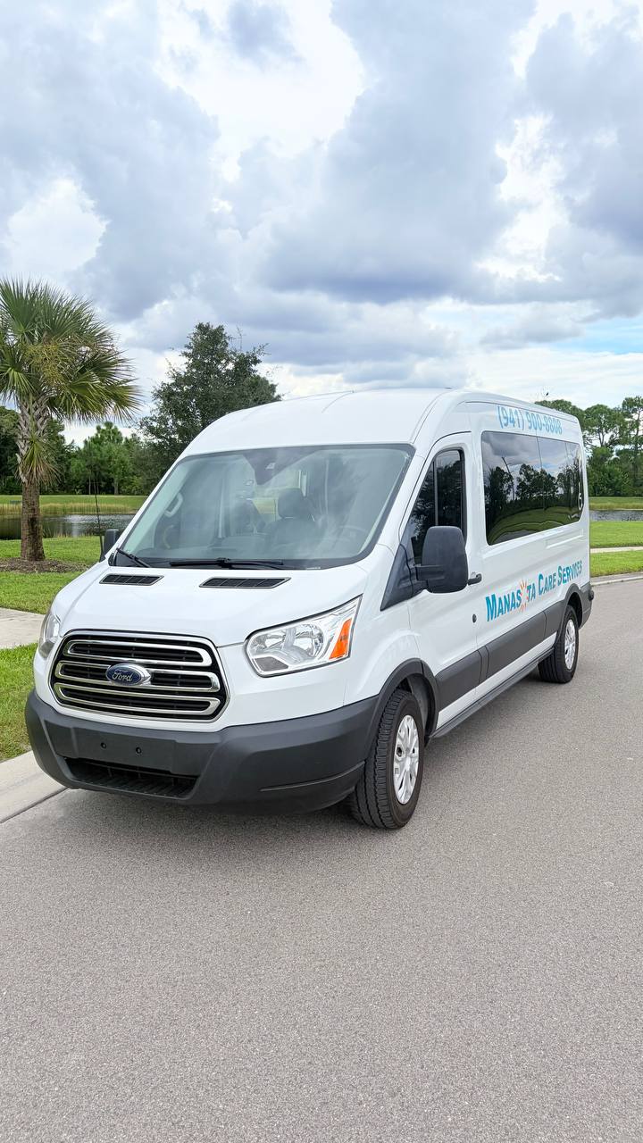 Used 2019 Ford Transit 350 XLT RWD image 2
