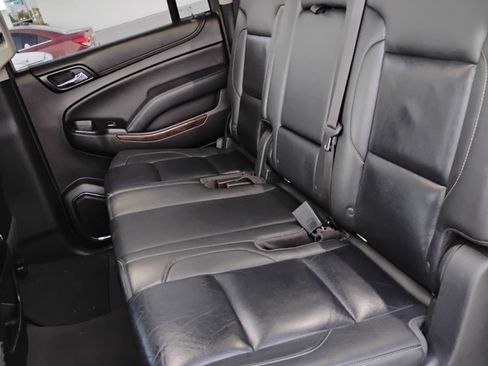 Used 2019 Chevrolet Suburban LT image 10