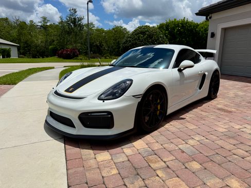 Used 2016 Porsche Cayman GT4 RWD image 4