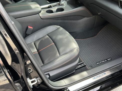 Used 2020 Nissan Altima 2.5 SR FWD image 10