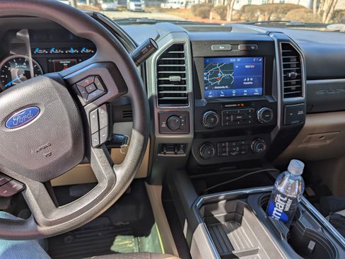 Used 2021 Ford F250 XLT w/ XLT Premium Package image 14