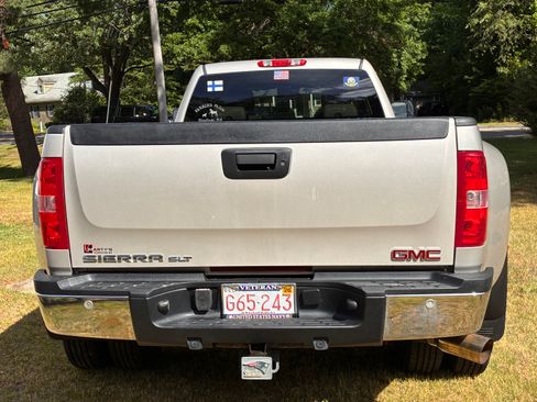 Used 2007 GMC Sierra 3500 SLT w/ Convenience Package AWD/4WD image 9