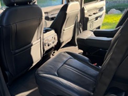 Used 2019 Ford Expedition Platinum image 5