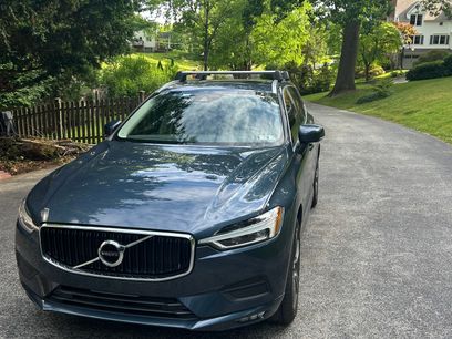Used 2021 Volvo XC60 T6 Momentum w/ Premium Package