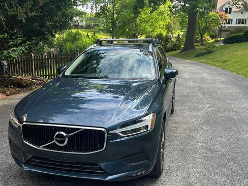 Used 2021 Volvo XC60 T6 Momentum w/ Premium Package AWD/4WD image 1