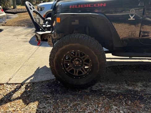 Used 2011 Jeep Wrangler Rubicon w/ Dual Top Group image 12