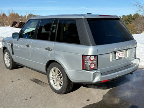 Used 2011 Land Rover Range Rover HSE image 11