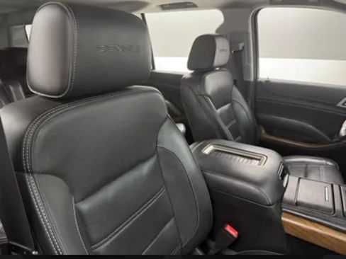 Used 2020 GMC Yukon XL Denali image 8