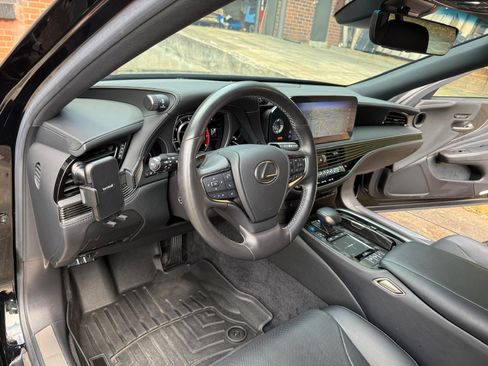 Used 2021 Lexus LS 500 w/ Accessory Package (Z1) RWD image 27