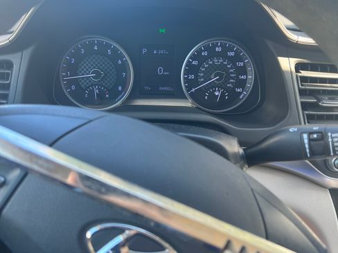 Used 2019 Hyundai Elantra SEL image 12