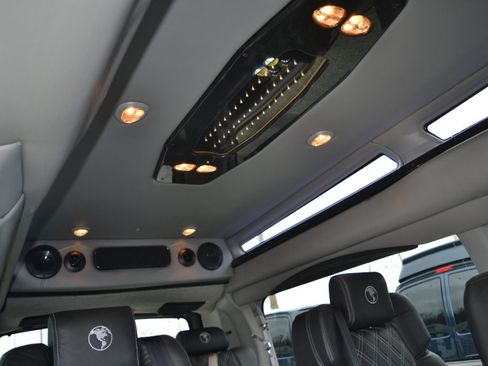 Used 2022 Chevrolet Express 2500 Extended w/ Enhanced Convenience Package image 11