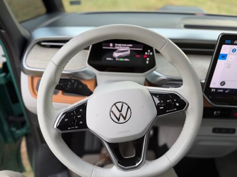 Used 2025 Volkswagen ID. Buzz 1st Edition image 15