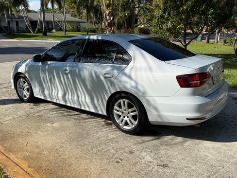 Used 2017 Volkswagen Jetta S image 9