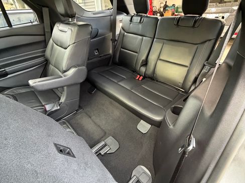 Used 2021 Ford Explorer ST w/ ST Street Pack image 17