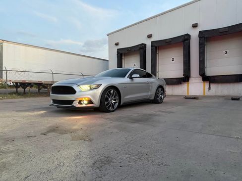 Used 2015 Ford Mustang GT Premium image 9