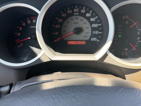 Used 2006 Toyota Tacoma PreRunner RWD image 9