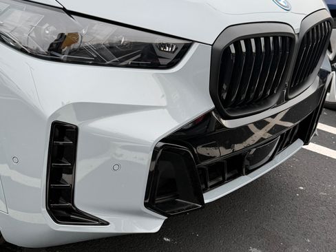 Used 2025 BMW X5 xDrive50e w/ M Sport Package image 9