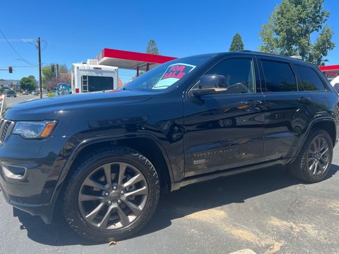 Used 2017 Jeep Grand Cherokee Limited 75th Anniversary AWD/4WD image 2