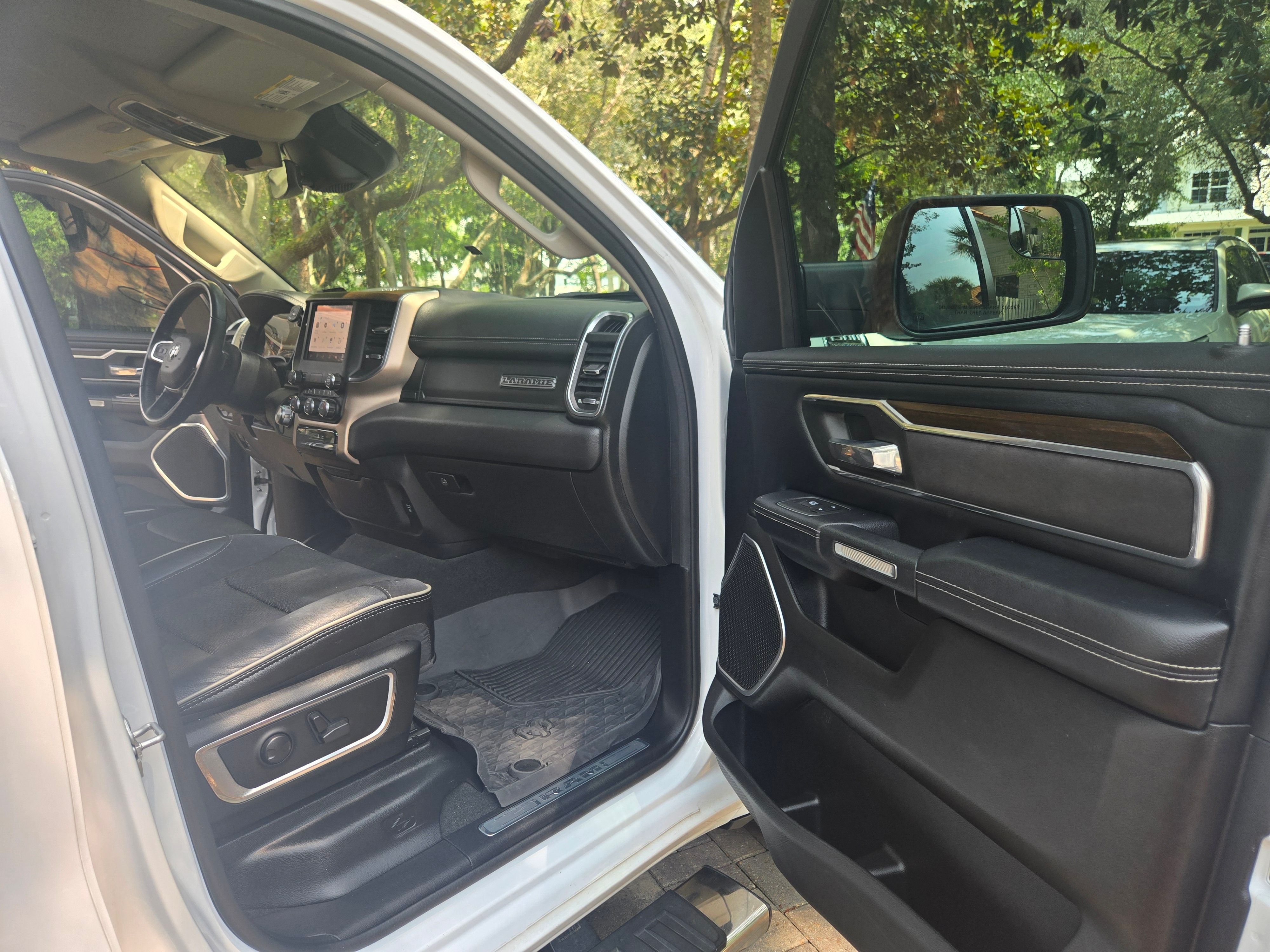 Used 2022 RAM 1500 Laramie RWD image 17