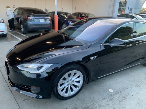 Used 2017 Tesla Model S 75 image 2