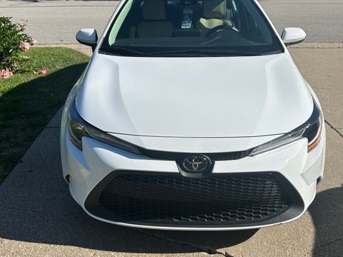 Used 2021 Toyota Corolla LE w/ Carpet Mat Package (TMS) FWD image 1