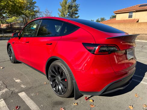 Used 2022 Tesla Model Y Performance image 2