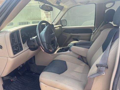 Used 2004 Chevrolet Avalanche Z66 w/ Sun And Sound Package RWD image 4