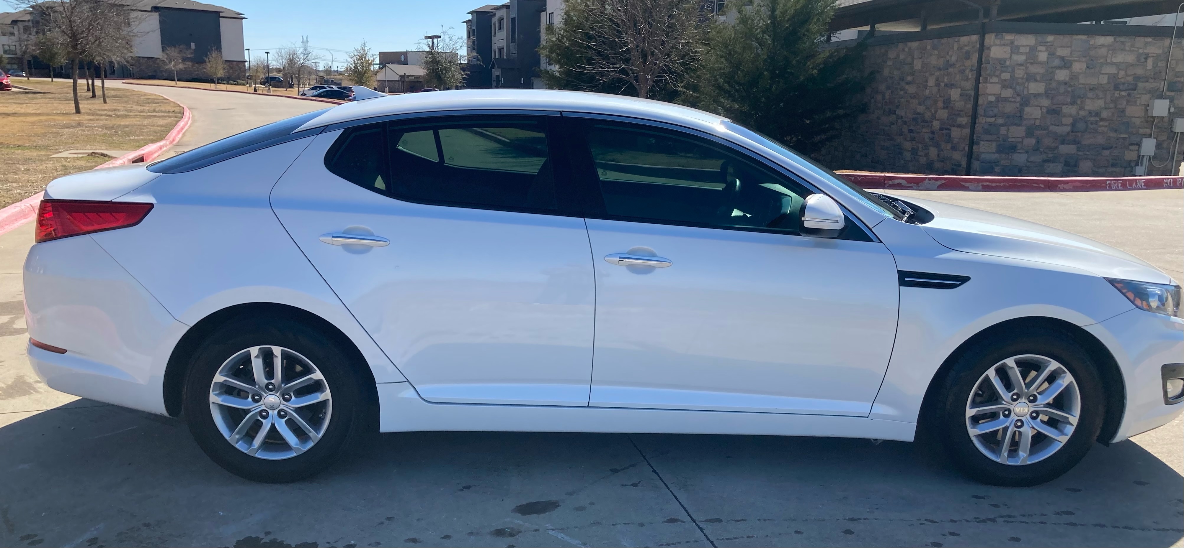 Used 2013 Kia Optima LX FWD image 4