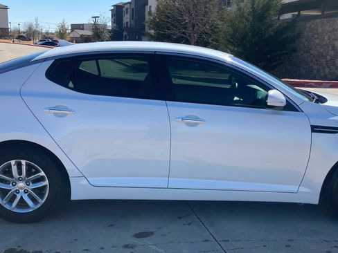 Used 2013 Kia Optima LX image 4