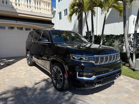 Used 2022 Jeep Grand Wagoneer Series III w/ Rear Seat Video Group 1 image 1