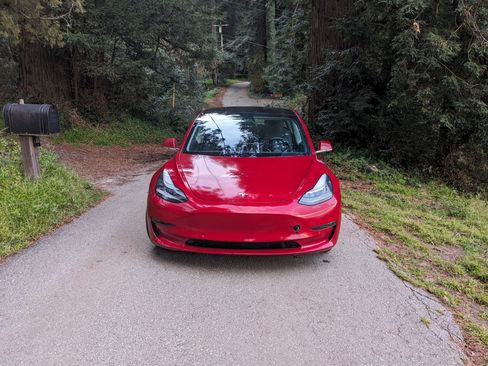 Used 2018 Tesla Model 3 Long Range image 4