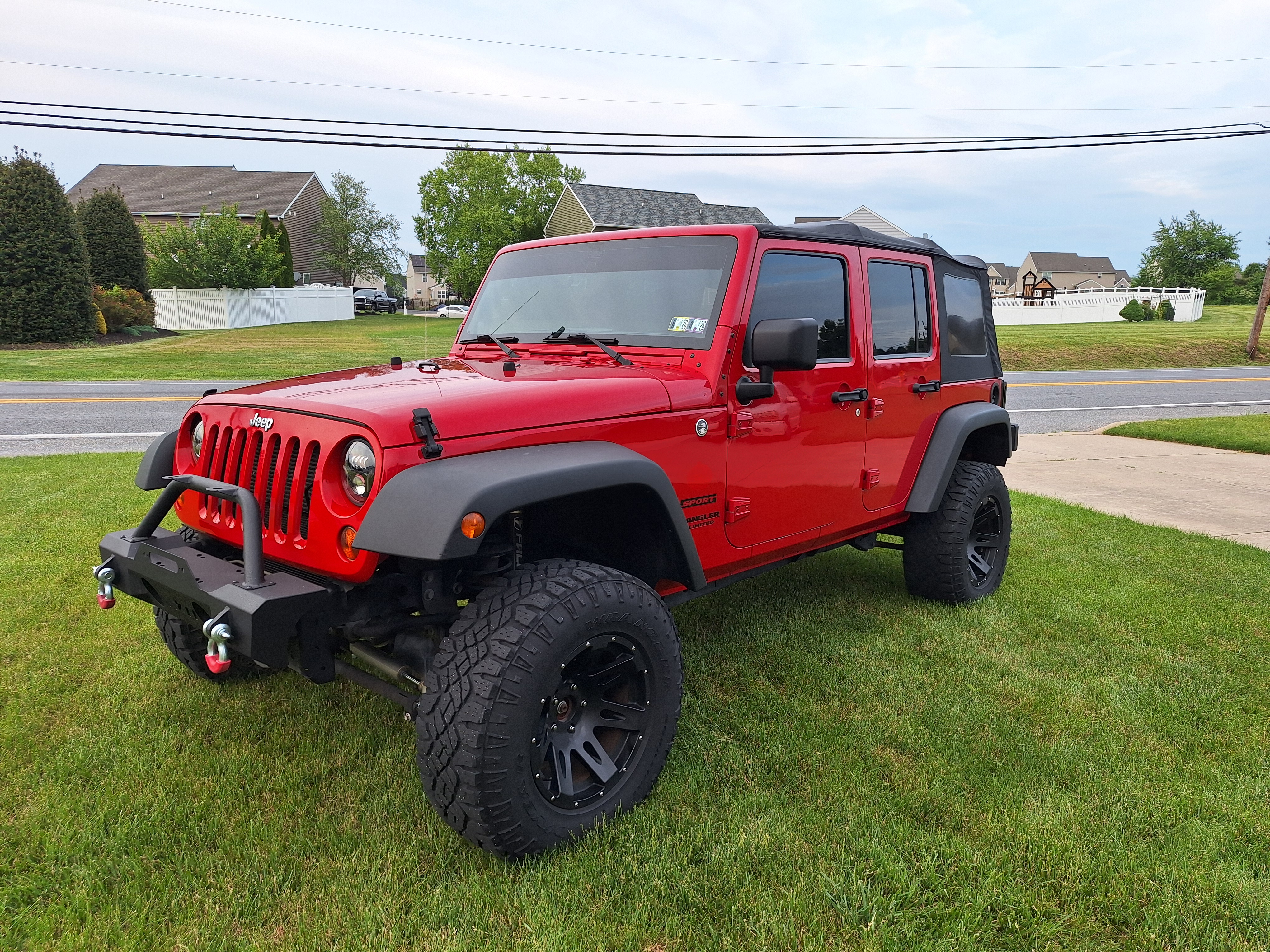 Used 2013 Jeep Wrangler Unlimited Sport w/ Connectivity Group AWD/4WD image 2