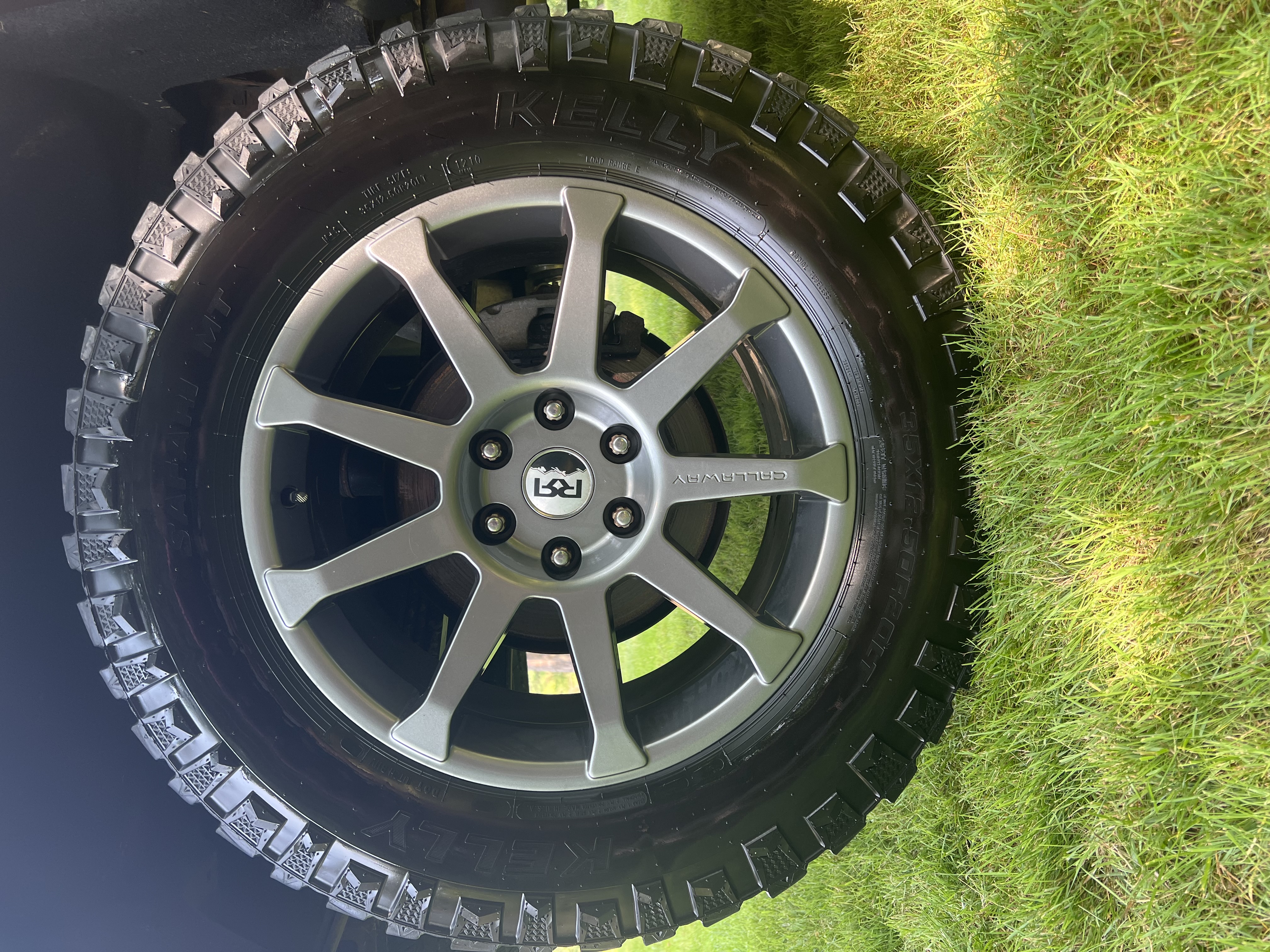Used 2015 GMC Sierra 1500 SLT w/ Suspension Package, Off-Road AWD/4WD image 9