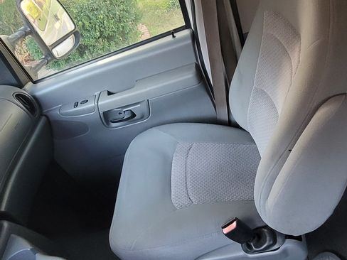 Used 2006 Ford E-350 and Econoline 350 XL image 24