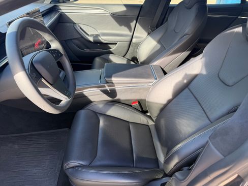 Used 2021 Tesla Model S Plaid image 13